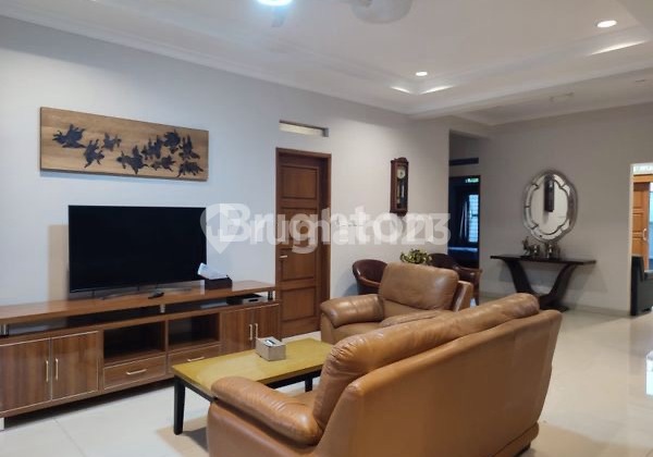 Rumah Mewah Full Furnished Tengah Kota Solo Banjarsari 2