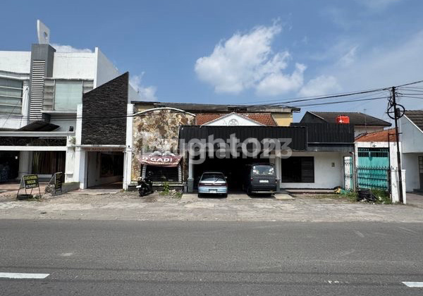 Rumah dan Gudang Murah Stretegis Tengah Kota Solo Laweyan