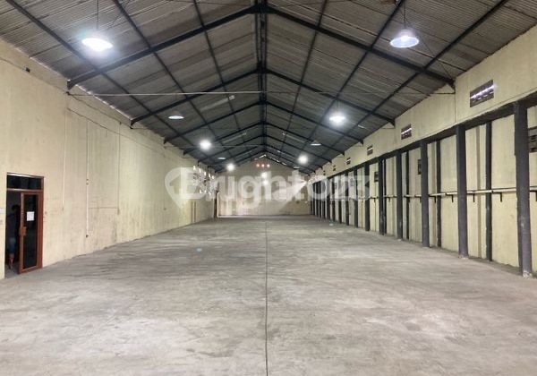 Warehouse Ready to Use Container Access Gatak Sukoharjo