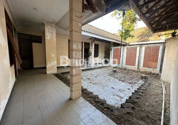 Rumah Hitung Tanah Dekat Jl. Slamet Riyadi Solo Kota 1