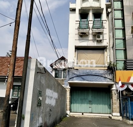 Sewa Ruko Murah 3 Lantai Tengah Kota Solo Jebres