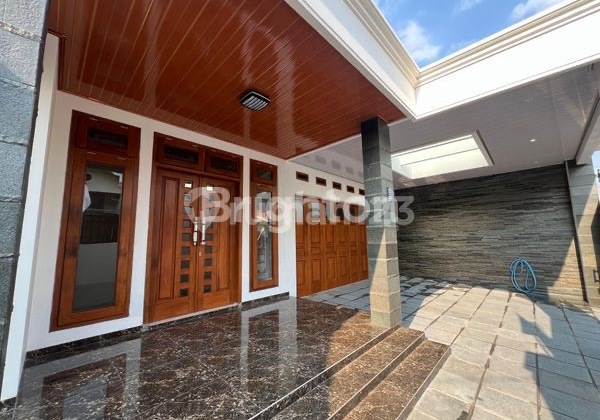 Rumah Mewah Siap Huni Di Sumber Banjarsari Solo 2
