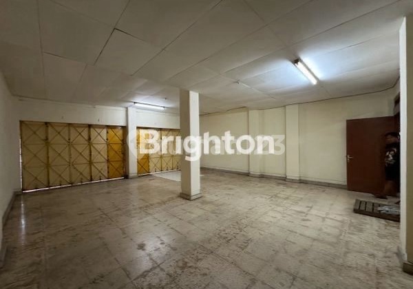 Good Strategic Ruko on Slamet Riyadi Street, Solo City 2