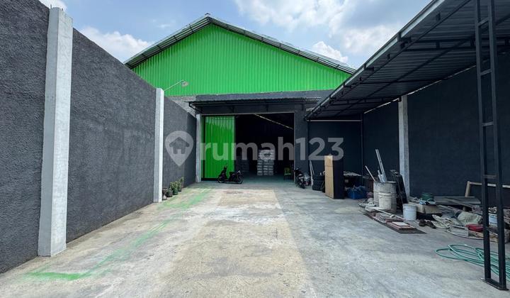 Cheap Warehouse Rental with Tronton and Fuso Truck Access in Mojosongo Solo Cheap Warehouse Rental with Tronton and Fuso Truck Access in Mojosongo Solo