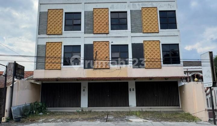 Affordable Shop-House for Rent, Ready to Use in Laweyan, Solo City. Affordable Shop-House for Rent, Ready to Use in Laweyan, Solo City.