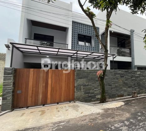 Rumah Mewah Baru Siap Huni Di Jajar Laweyan Solo  1
