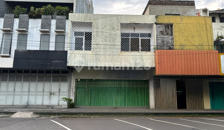 Cheap Shop Rental in a Crowded Area Coyudan Pasar Kliwon Solo City