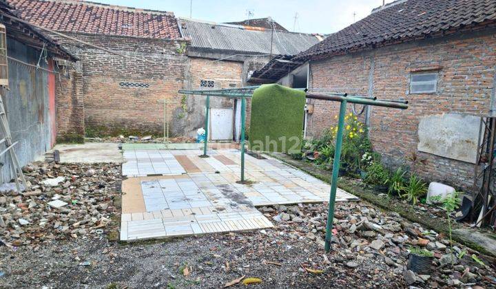 Rumah Luas Dan Strategis di Kadipiro, Banjarsari, Solo 2