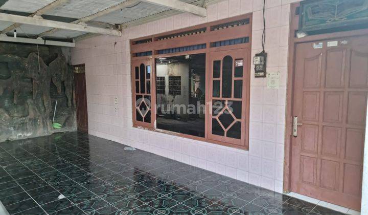 Rumah Luas Dan Strategis di Kadipiro, Banjarsari, Solo 1