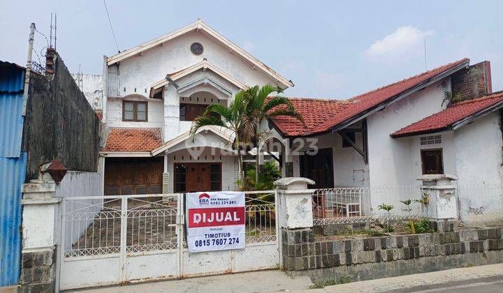 Rumah dokter 2 lantai plus paviliun 1