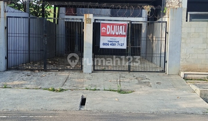 Rumah Tingkat 2 Garasi 4 Mobil Rumah Tingkat 2 Garasi 4 Mobil