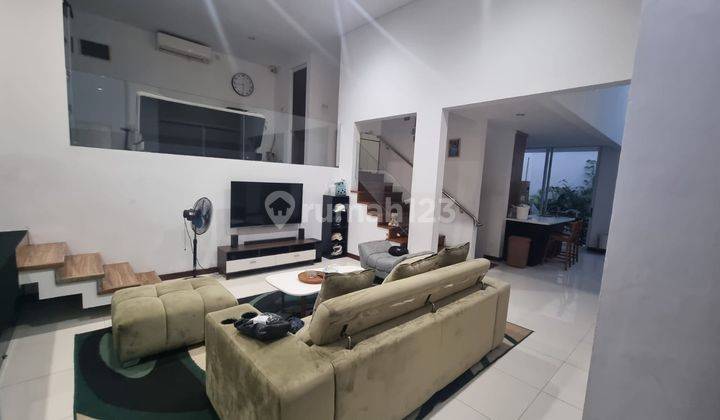 Jual Rumah Furnished Bagus di Asera one east, Harapan Indah 2