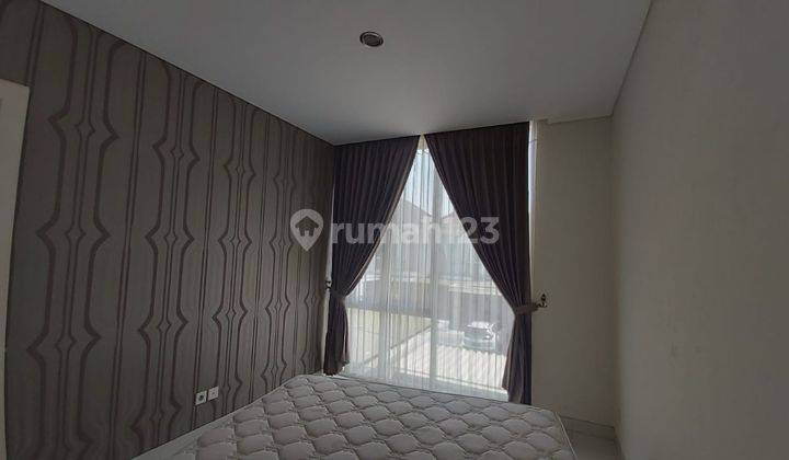 Grand Pakuwon, Surabaya Semi Furnished Full Bangunan 2