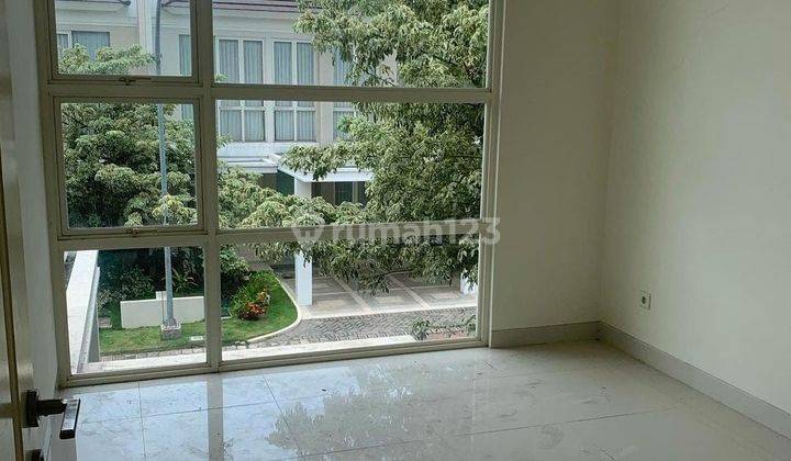 kamar tidur rumah 2 lantai grand pakuwon