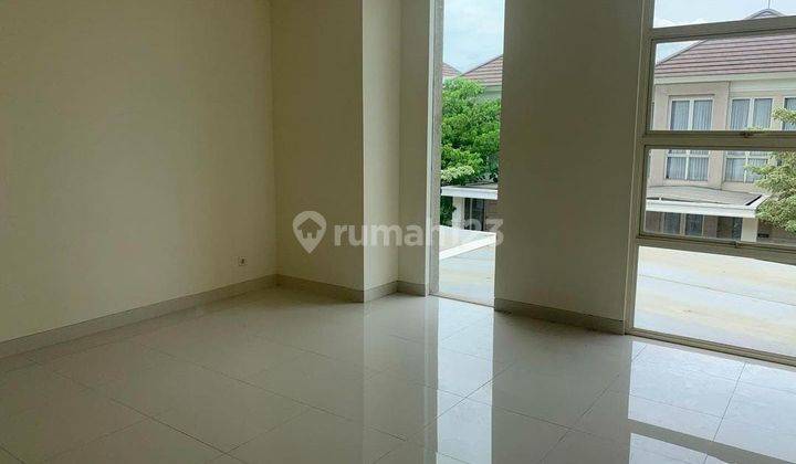 kamar tidur rumah 2 lantai grand pakuwon