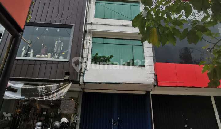 3-Storey Shop House, Jalan Diponegoro, Central Surabaya 3-Storey Shop House, Jalan Diponegoro, Central Surabaya