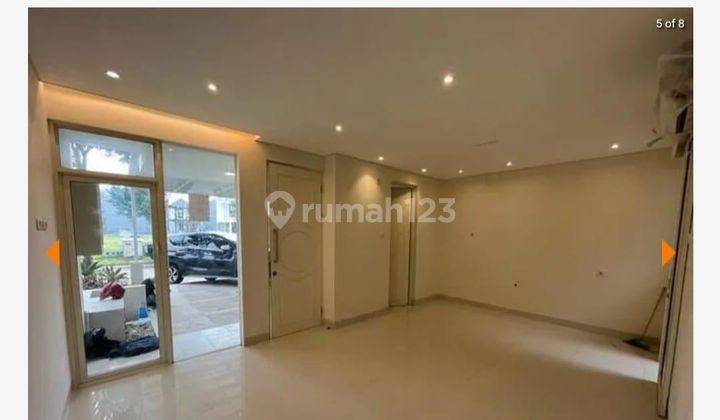 ruang keluarga dijual rumah 2 lantai grand