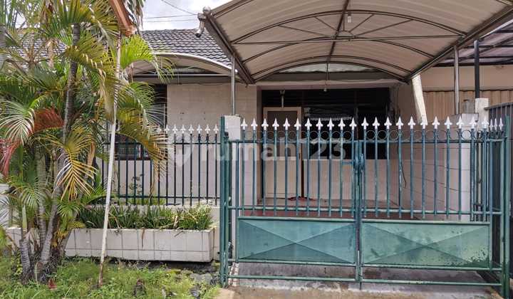 For Rent Darmo Indah House in the city of Surabaya