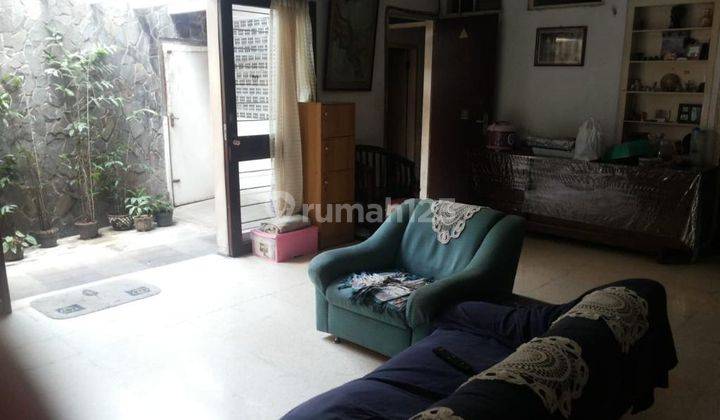 DIJUAL RUMAH LAMA SIAP HUNI DI KEBAYORAN BARU  2