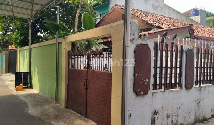 UPDATE TURUN HARGA*
DIJUAL RUMAH TUA HITUNG TANAH DEKAT PINTU TOLL DI PESANGGRAHAN JAKARTA SELATAN. 1