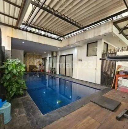 For Sale Beautiful House 3 Floors in Jakarta Selatan  2