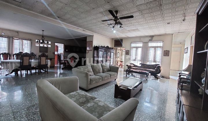 3 Dijual Rumah Tua Hitung Tanah Kebayoran Baru Jakarta Selatan. 3 Dijual Rumah Tua Hitung Tanah Kebayoran Baru Jakarta Selatan.