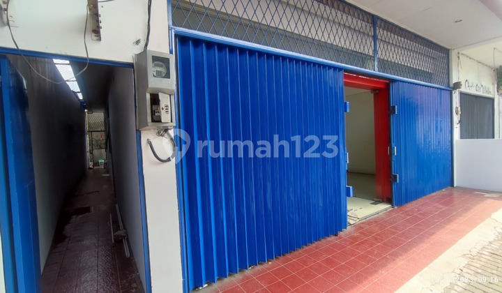 For Sale: Attached Shop House on Ciledug Raya, Petukangan Utara, South Jakarta For Sale: Attached Shop House on Ciledug Raya, Petukangan Utara, South Jakarta