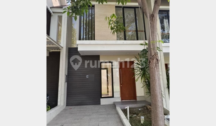 North West Lake - ready-to-occupy 2-story house under 1M near UC Ciputra School UNESA.