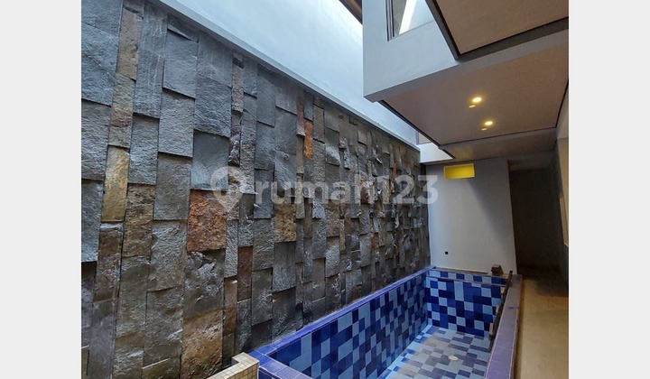 Pakuwon City cluster San Antonio - rumah modern dengan kolam renang pribadi, dekat ITS UNAIR Pakuwon City cluster San Antonio - rumah modern dengan kolam renang pribadi, dekat ITS UNAIR