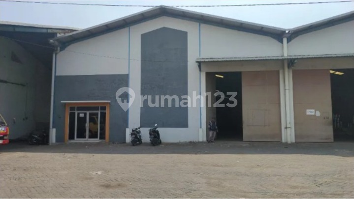 Kepatihan Industrial - CHEAPEST - Industrial warehouse with 40ft container access