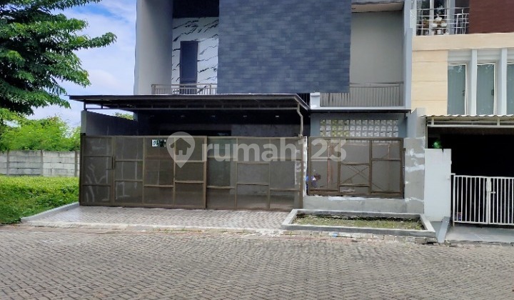 Pakuwon City cluster San Antonio - rumah modern dengan kolam renang pribadi, dekat ITS UNAIR 2