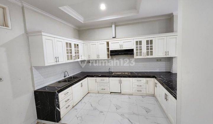 Dijual Rumah Grisenda 2 Lt Semi Furnish Jakarta 1