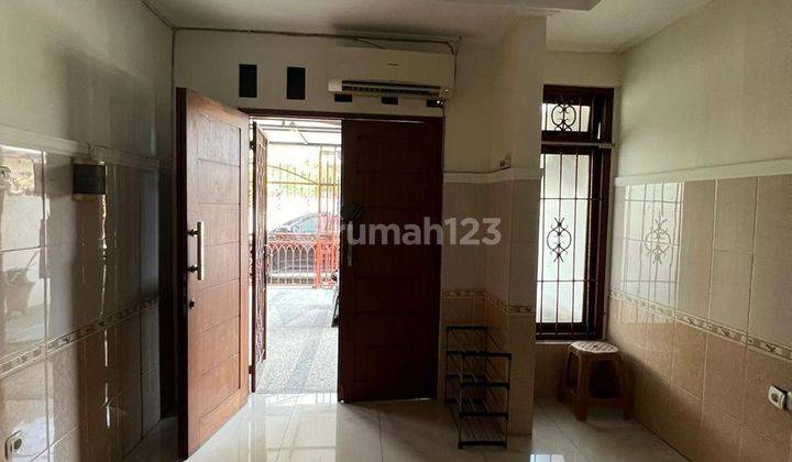 Dijual Rumah 2 Lt Taman Palem Lestari Blok C 2