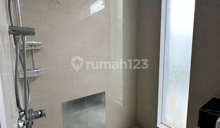 Disewakan Rumah 2Lt The Riviera Metland Puri 2