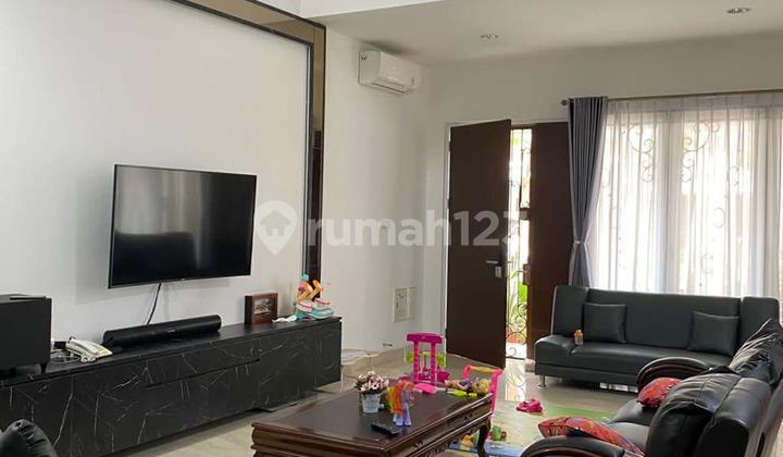 Disewakan Rumah 2 LT Sudah Renov Furnish Siap Huni The Riviera Metland Puri