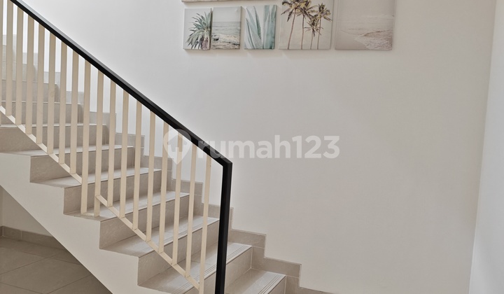 Dijual Rugi Rumah 2 LT Semi Furnish The Riviera Metland At Puri