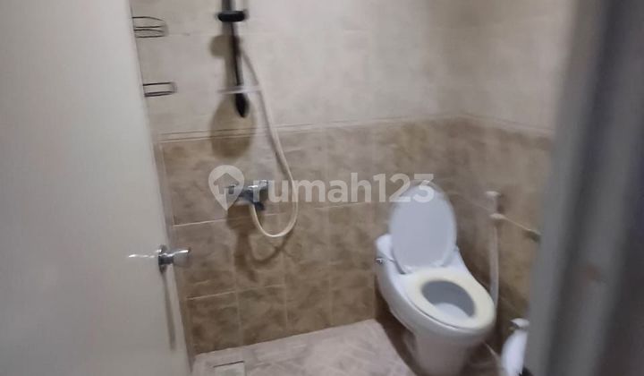 For Rent 3-Story House on Jl. Rawa Kepa Tomang, Jakarta 2