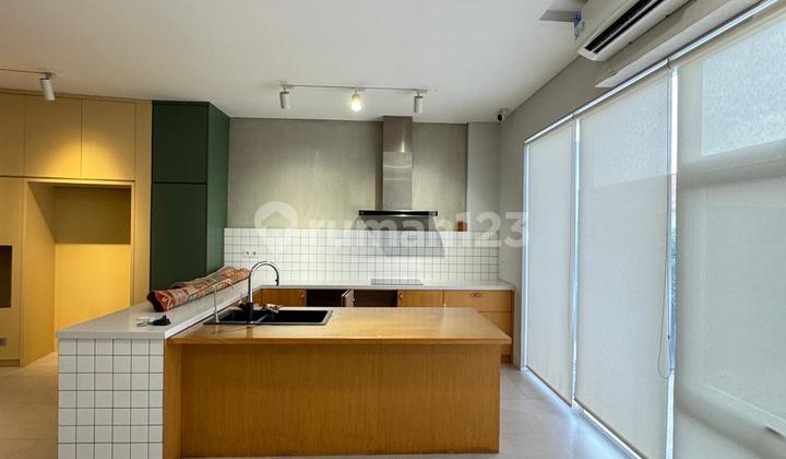 Dijual Rumah Hoek 3 Lt Furnish Puri Kembangan Jakarta 2