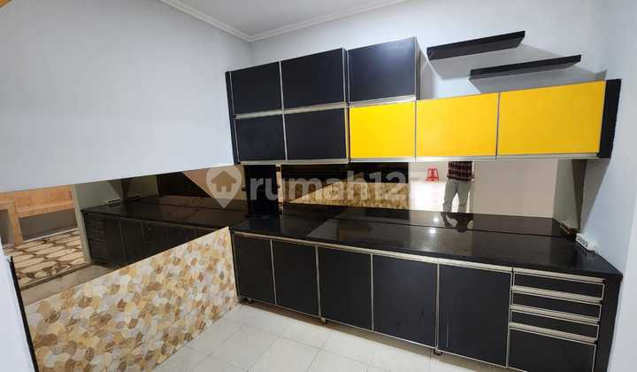 Cheapest 2 ¼ Story Townhouse in Daan Mogot Baru, Jakarta 2
