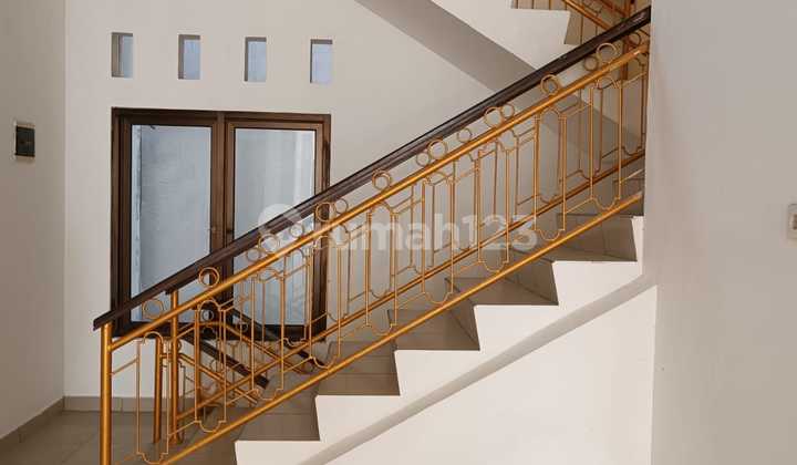 For Sale Strategic Location Shop House, Suitable for All Businesses on Sunset Road Badung Bali