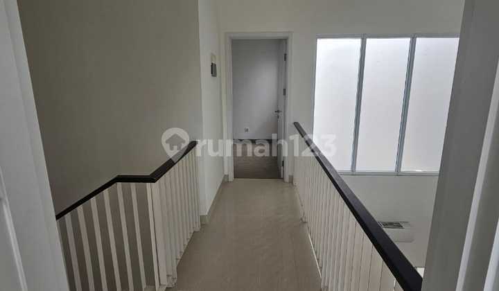 For Rent 2-Story House Facing South Riviera at Puri Metland Puri 2