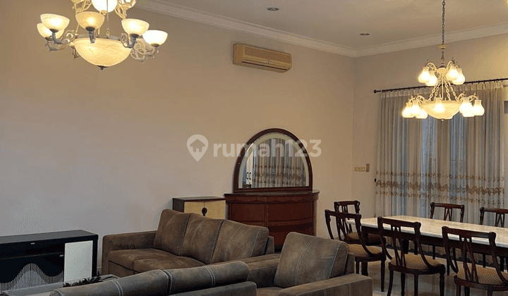 Rumah Sudah Renovasi 3 Lantai Kelapa Gading Full Furnished SHM 2