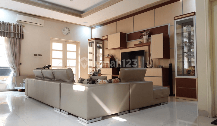 Rumah PIK-Venice 2 Lantai Bagus Semi Furnished, SHM 1