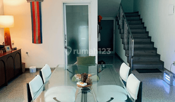 Rumah Bagus 2 Lantai Ancol, Furnished SHM 2