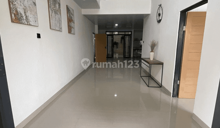 Rumah Bagus 2 Lantai Kebayoran Baru, Semi Furnished SHM 2