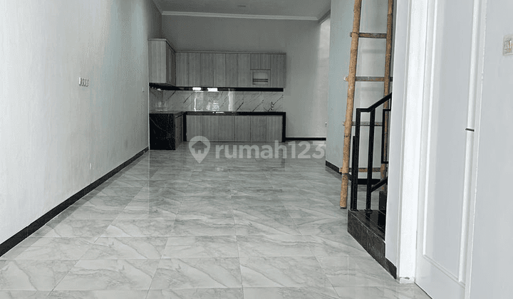 Rumah Baru Renovasi 3 Lantai Semi Furnished, SHM Kelapa Gading 2