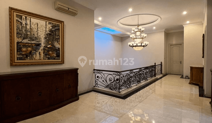 Rumah Sudah Renovasi 3 Lantai Kelapa Gading Full Furnished SHM 2