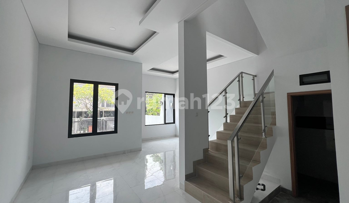 Rumah bagus Semi Furnished SHM Kelapa Gading, Janur Kuning