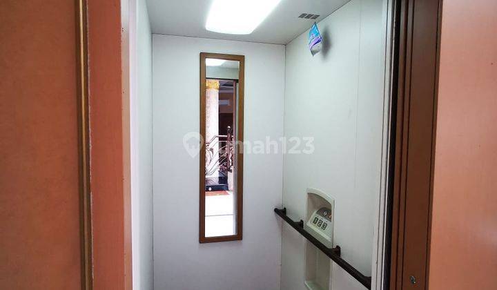 Rumah Paling Strategis di Jakarta, Gratis Lift Untuk  Rumahnya 12