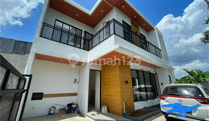 House For Sale In Jatijajar, Large Land by the Road, Ready to Live In 2